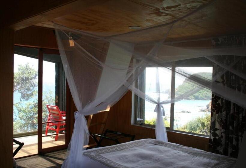 غرفة قياسية مطلّة علي البحر, The Lighthouse Lookout