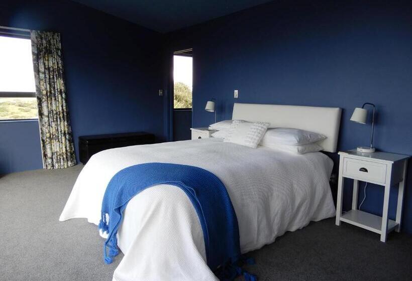 غرفة قياسية مطلّة علي البحر, The Lighthouse Lookout