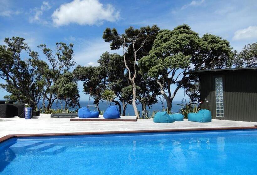 غرفة قياسية مطلّة علي البحر, The Lighthouse Lookout