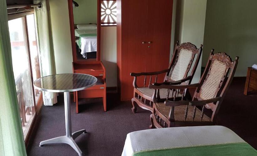 디럭스 트리플 룸, Acquabey Surf Villa