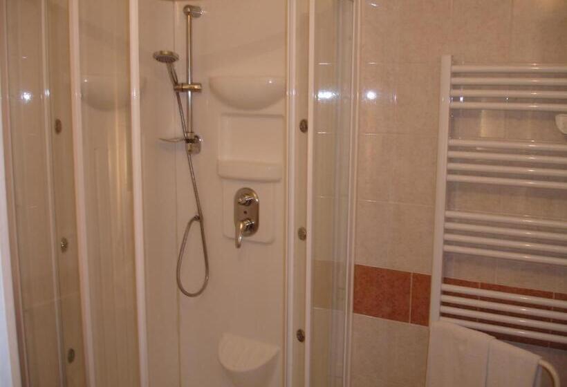 Семейный Номер, Agape Hotel Niort  Bessines