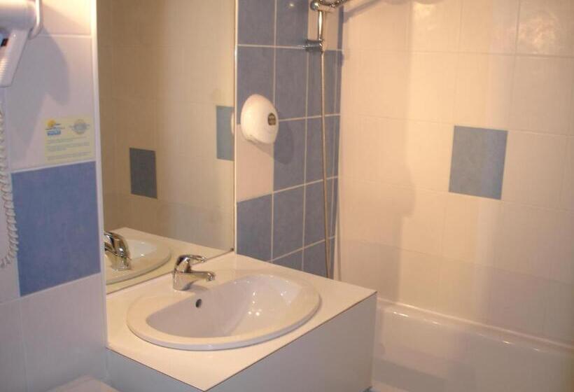 Семейные Апартаменты 3 Спальни, Agape Hotel Niort  Bessines