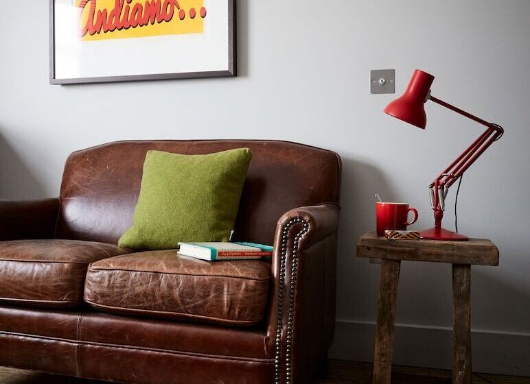اتاق استاندارد, Artist Residence London