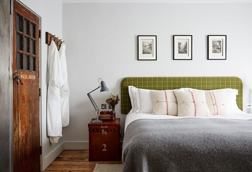 اتاق لوکس, Artist Residence London