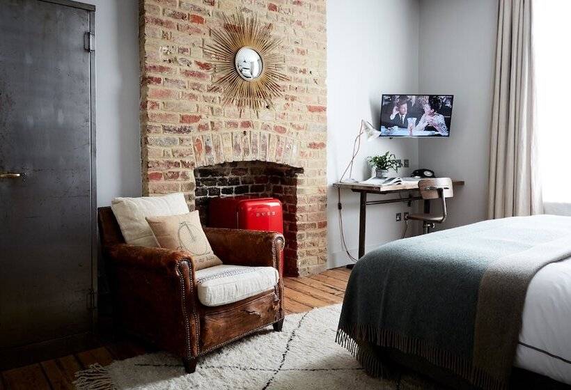 اتاق لوکس, Artist Residence London