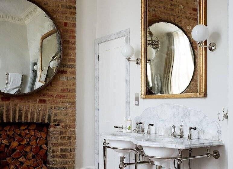 سوییت سوپریور, Artist Residence London