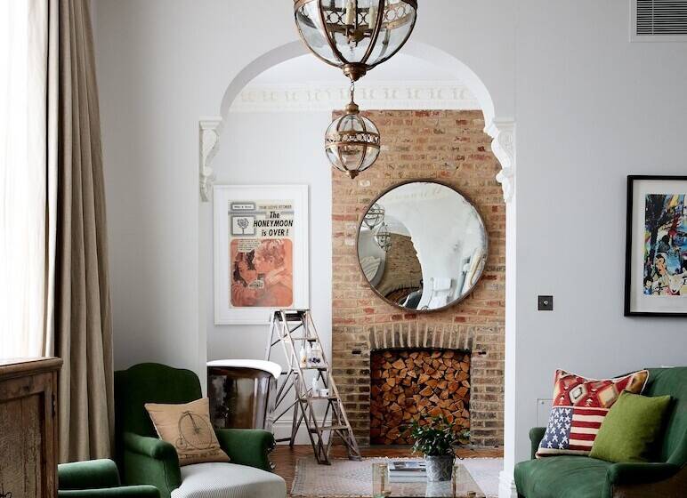 سوییت سوپریور, Artist Residence London