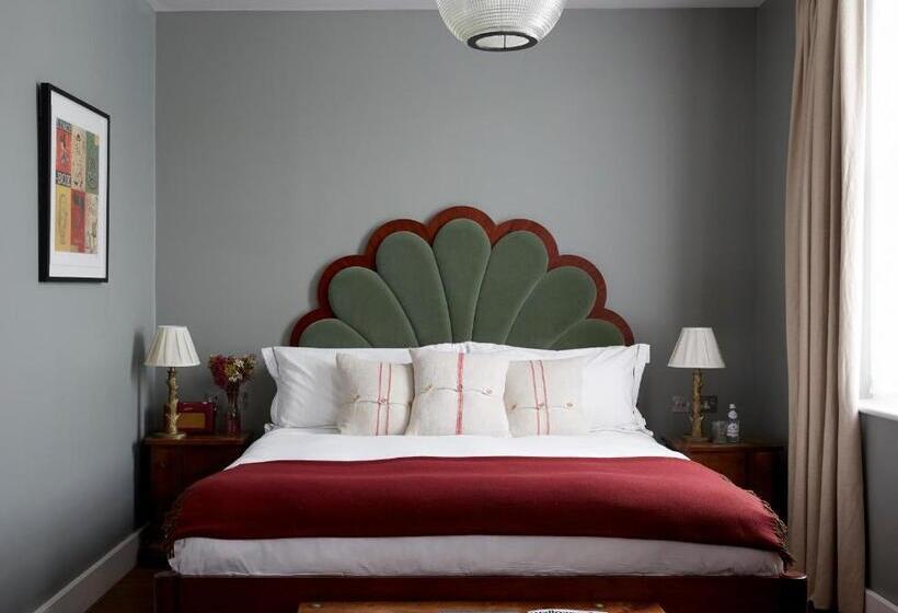 سوییت, Artist Residence London