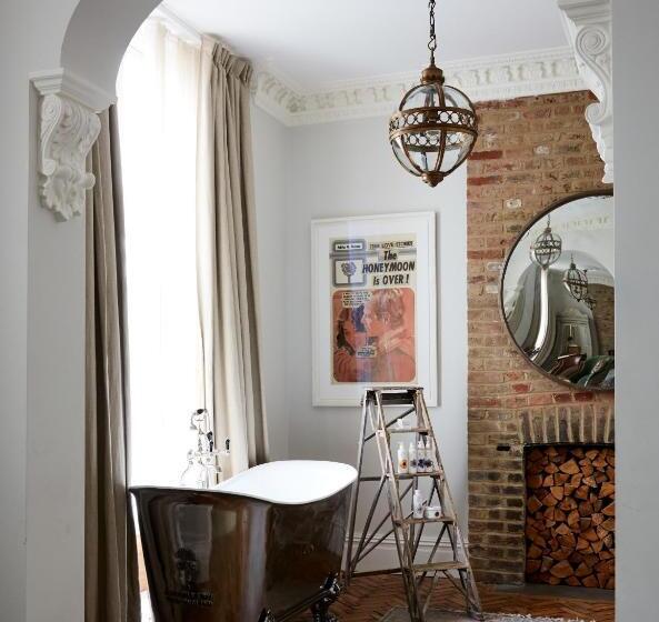 سوییت سوپریور, Artist Residence London