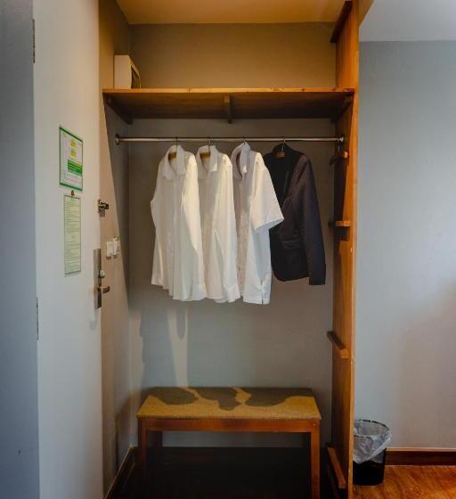 带大床的豪华间, Cbd Hotel Suratthani