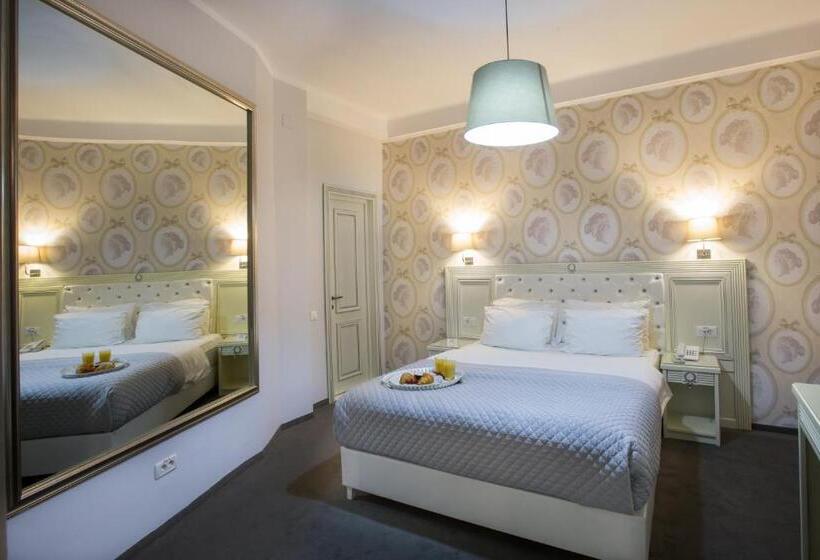 Comfort room with balcony, Vila Cornelia