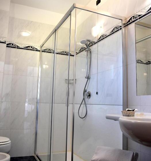 패밀리 룸, El Salvador Frontemare Piscina Riscaldata