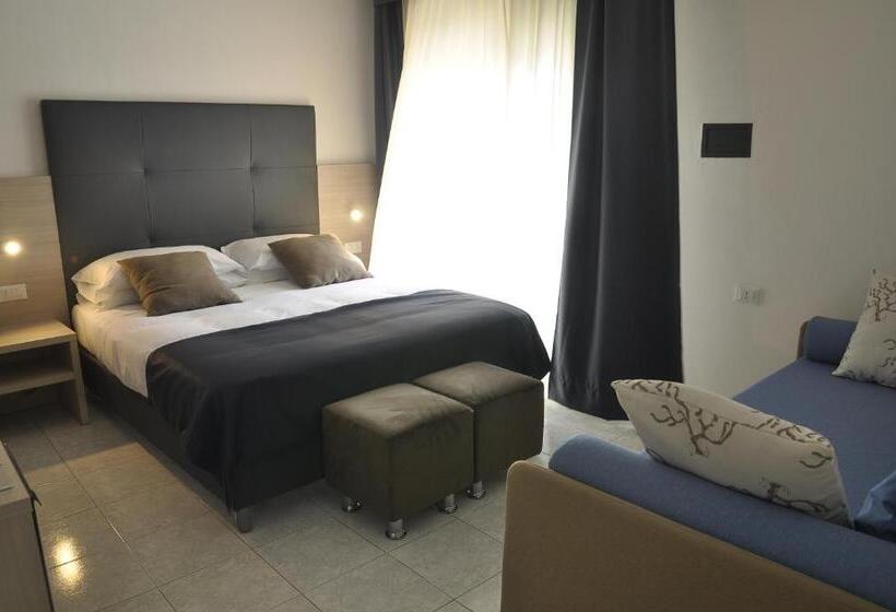 패밀리 룸, El Salvador Frontemare Piscina Riscaldata