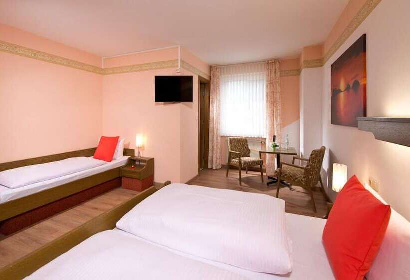 חדר סטנדרט לשלושה, Ellenzer Goldbaumchen