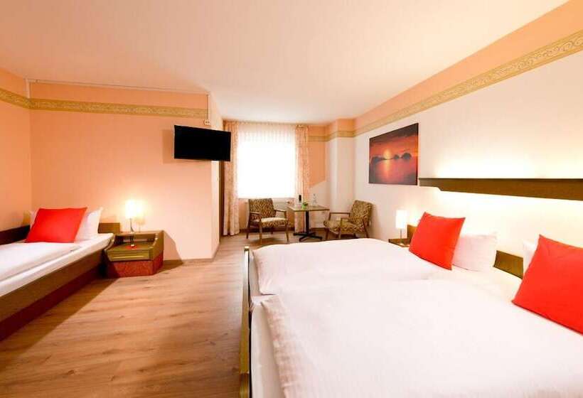 חדר סטנדרט לשלושה, Ellenzer Goldbaumchen