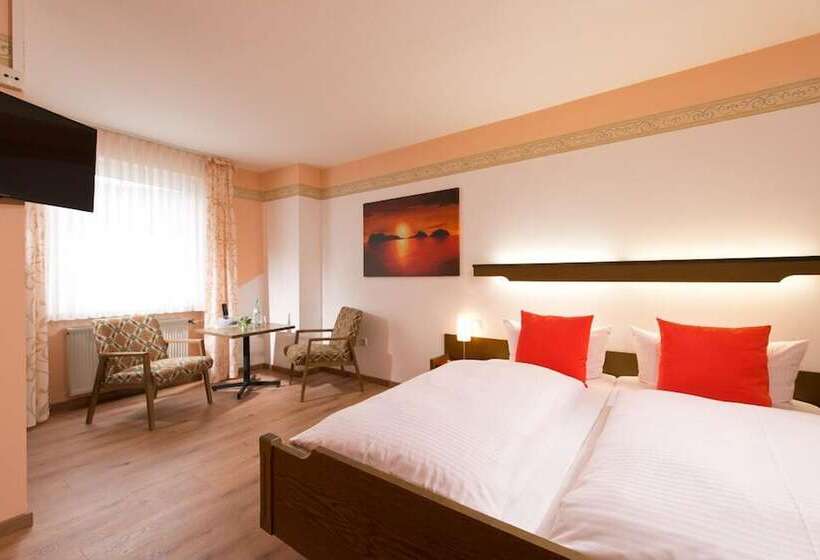 חדר סטנדרט לשלושה, Ellenzer Goldbaumchen