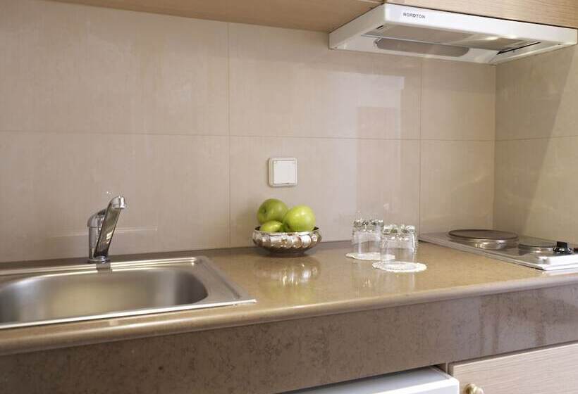 סוויטת ג'וניור, Galaxias