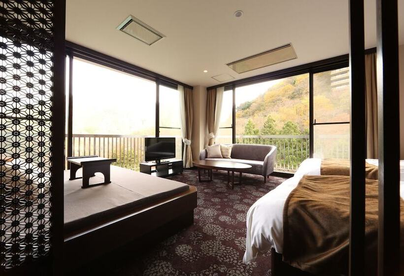 스위트, Hakone Nanase Formerly Known As Manatei Hakone