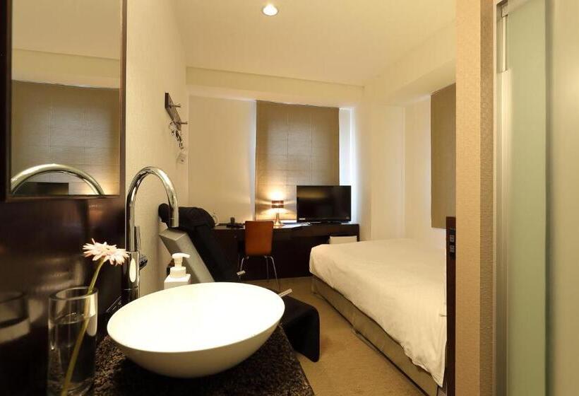 带双人床的基本房间, Massimo Mishima