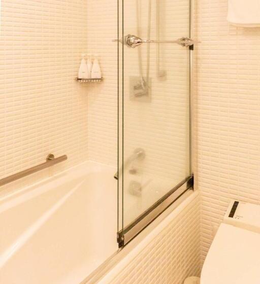 带双人床的基本房间, Massimo Mishima