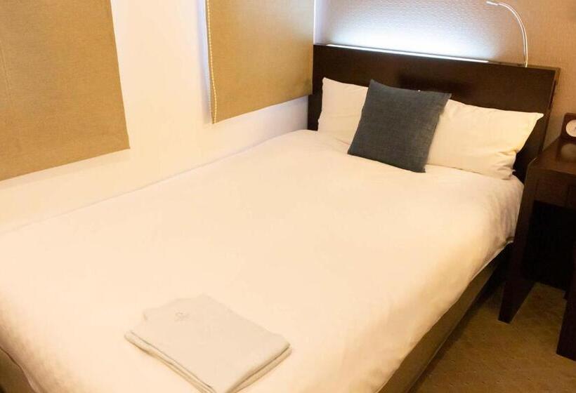 带双人床的基本房间, Massimo Mishima