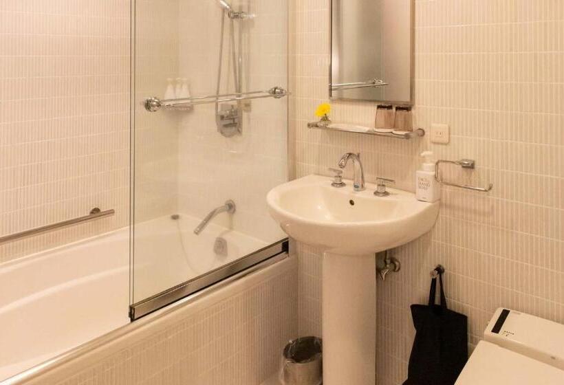 标准间, Massimo Mishima