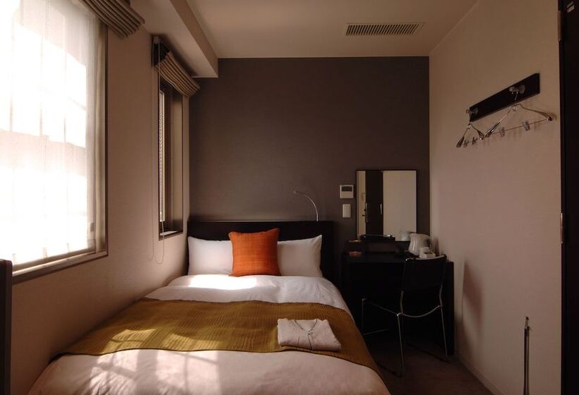 高级大房间, Massimo Mishima