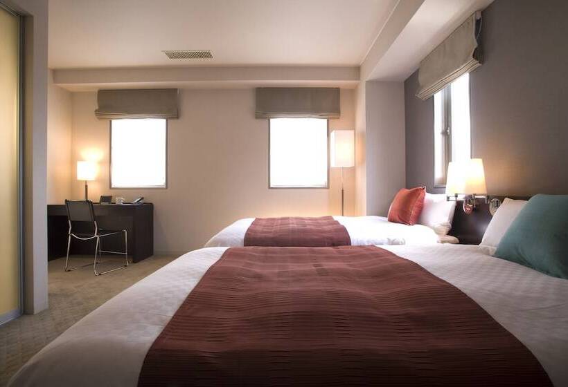 高级大房间, Massimo Mishima