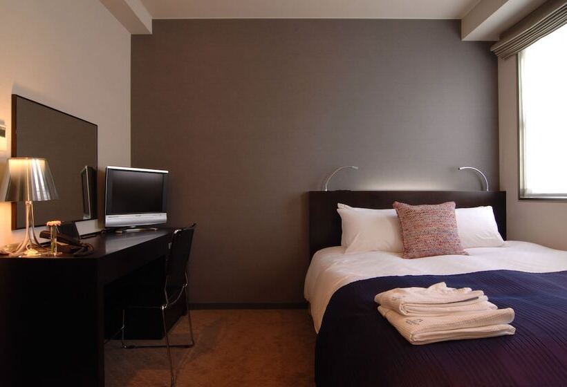 标准间, Massimo Mishima