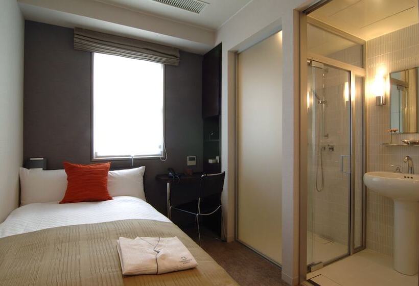 标准单人间, Massimo Mishima