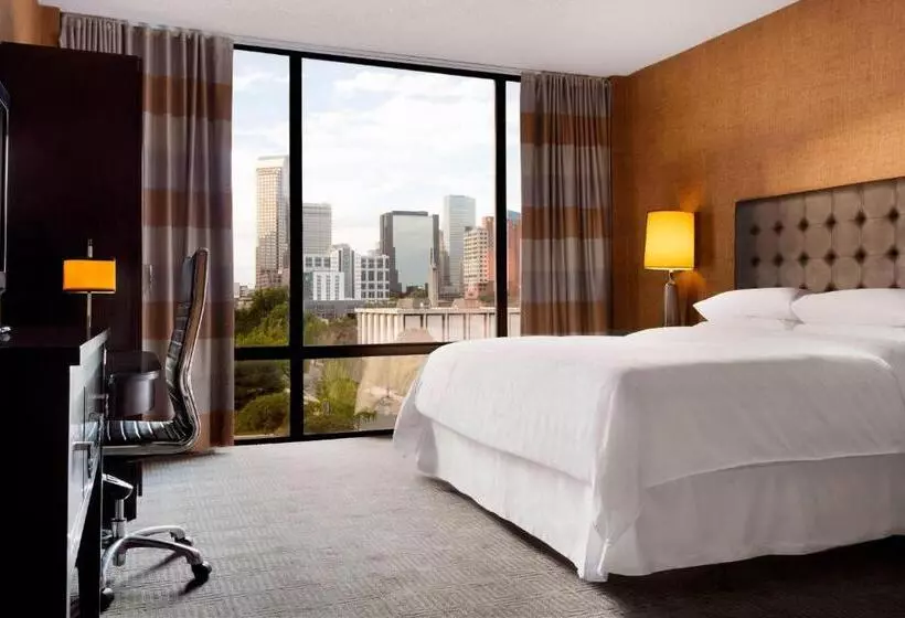 キングサイズベッドのスタンダードルーム, Sheraton Charlotte