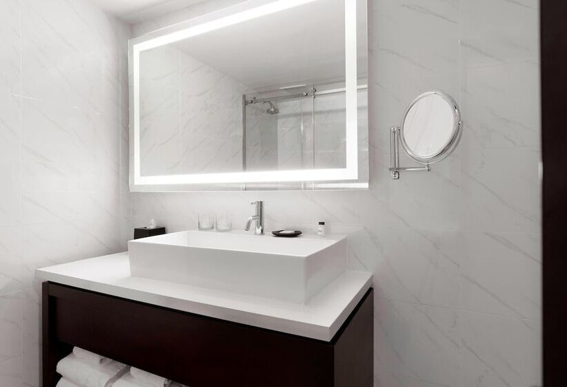 주니어 스위트, Sheraton Charlotte