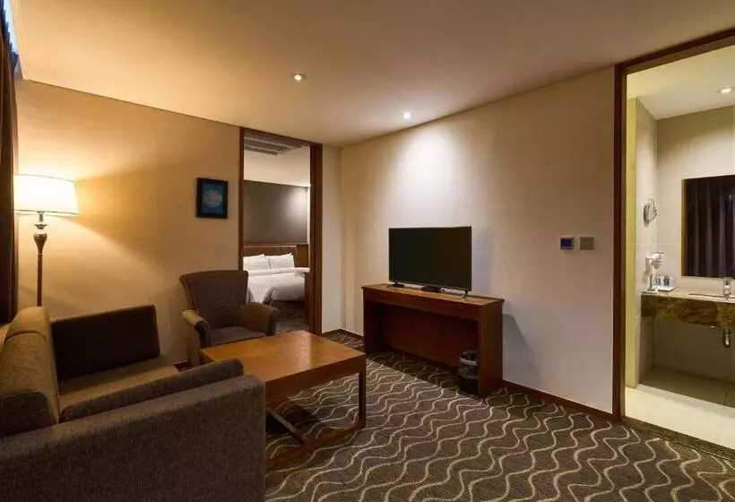 Suite Familiar, Square Ansan