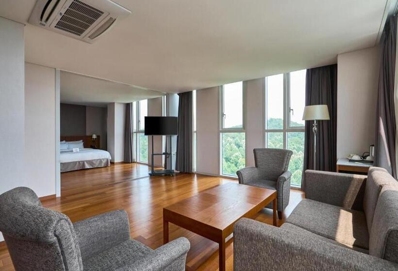 סוויטה דלוקס, Square Ansan