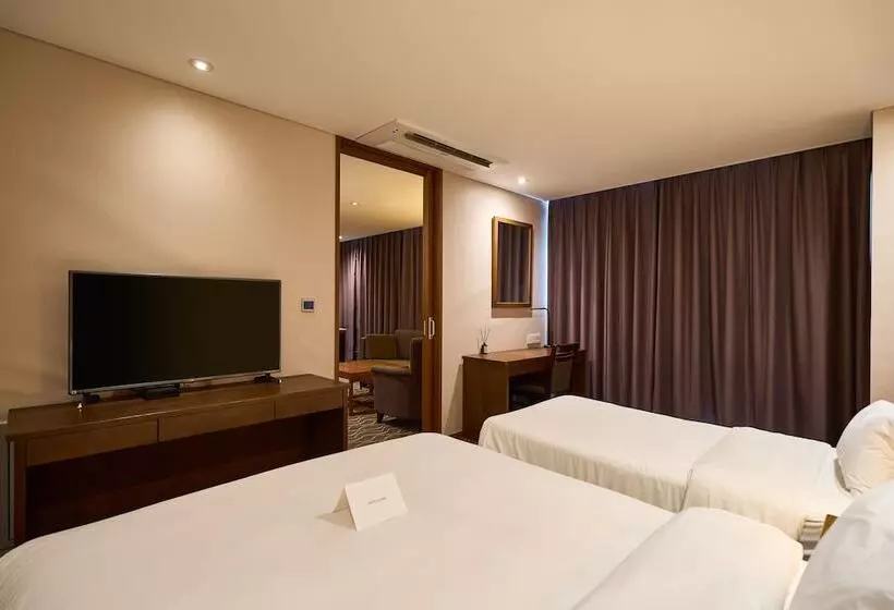 Suite Familiar, Square Ansan