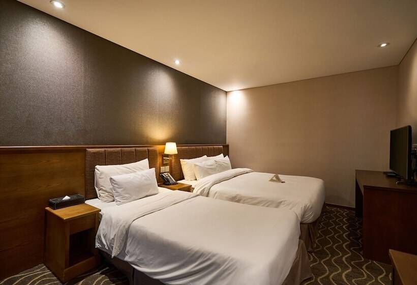 סוויטה משפחתית, Square Ansan