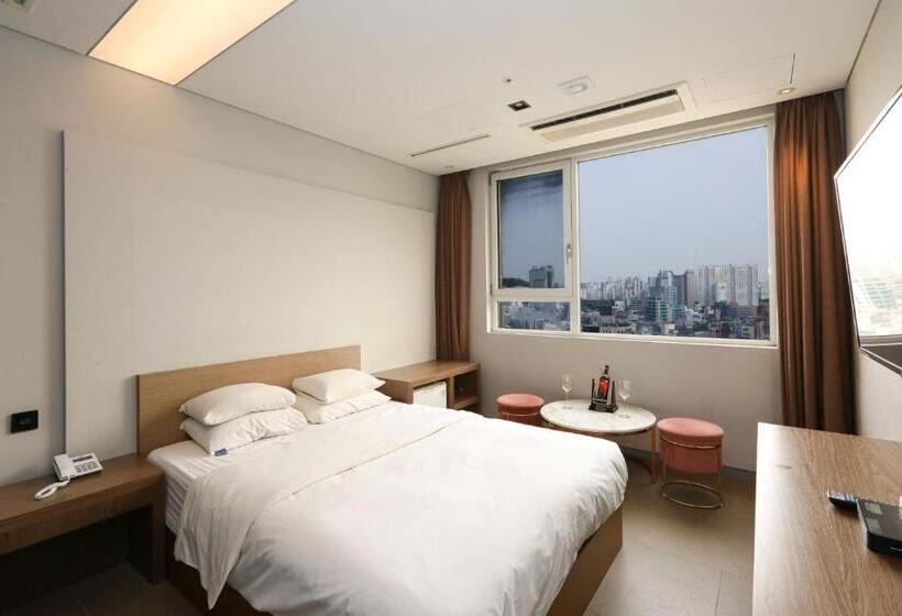 Suíte, The Designers Hongdae