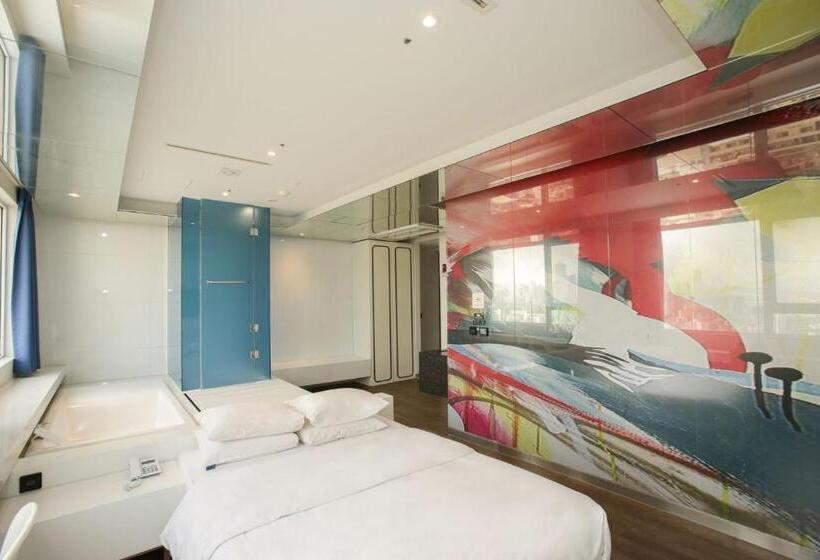 Suíte Real, The Designers Hongdae