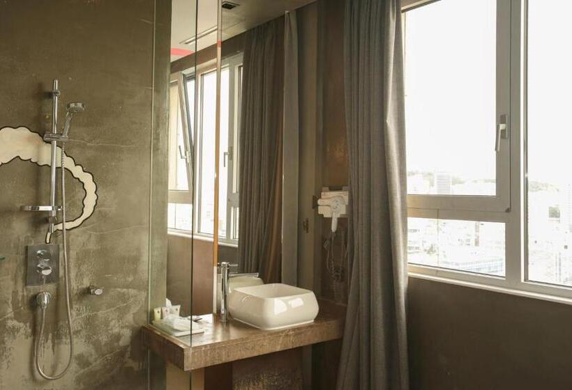 Suíte Real, The Designers Hongdae