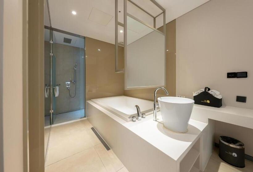 Suíte Familiar, The Designers Hongdae