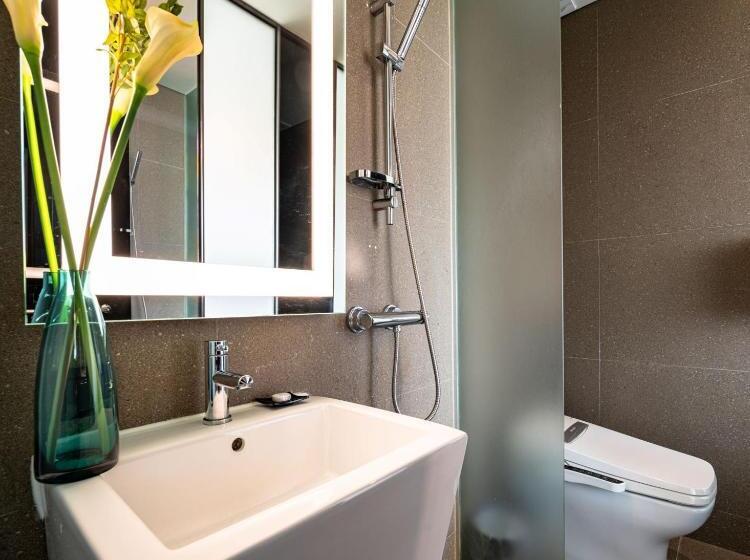 Quarto Estandar, The Designers Hongdae