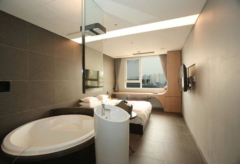 Suíte, The Designers Hongdae