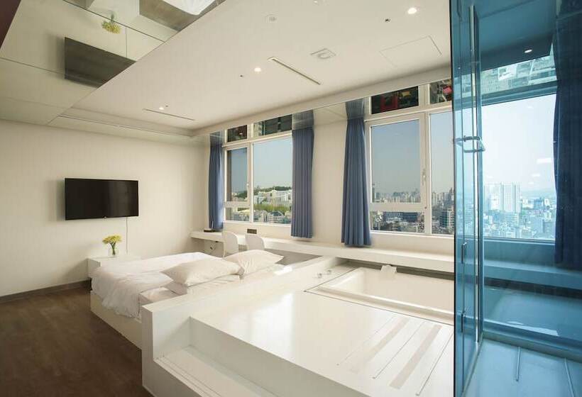 Suíte Real, The Designers Hongdae