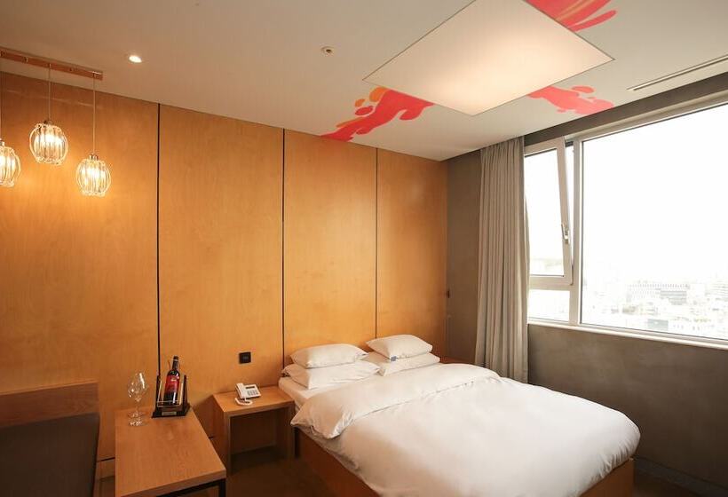 Suíte Real, The Designers Hongdae