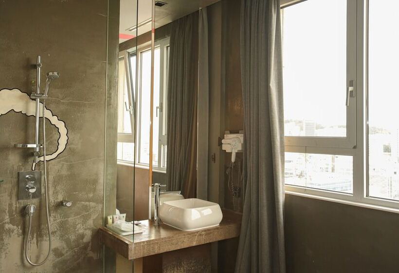 Suíte Real, The Designers Hongdae