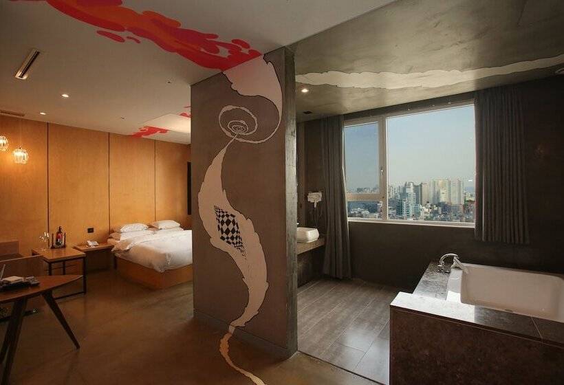 Suíte Real, The Designers Hongdae