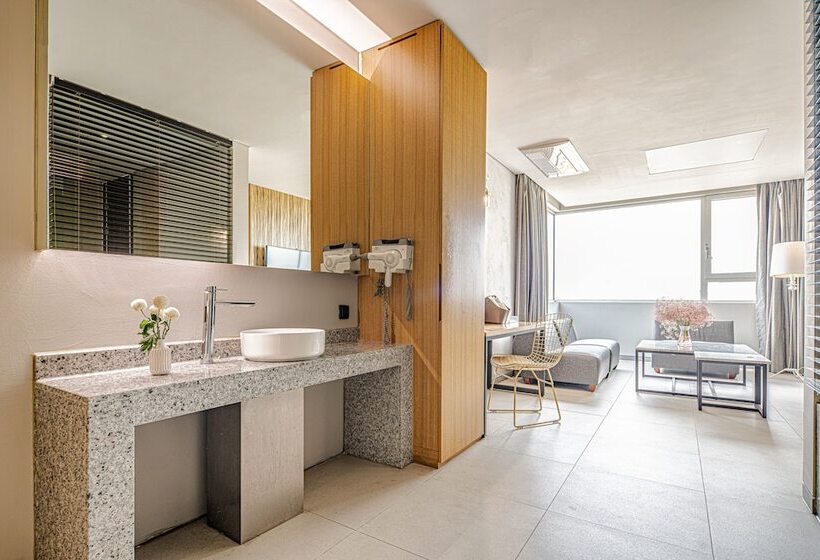 Suíte Real, The Designers Hongdae