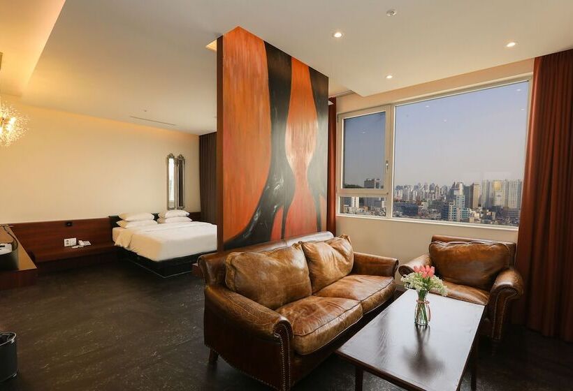 Suíte Real, The Designers Hongdae