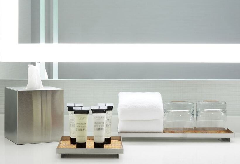 스탠다드 룸, The Godfrey Hotel Boston