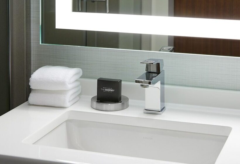 Номер Стандарт, The Godfrey Hotel Boston
